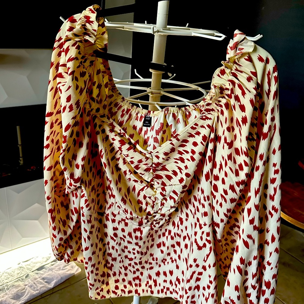 Shein top - Picture 1 of 3
